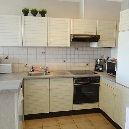 Apartment In With Terrace , Cleaning Included Nieuwpoort
